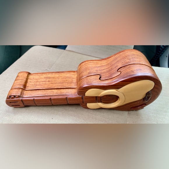 Vtg Artisan Hand Crafted Hardwood Figural Guitar Puzzle Jewelry Stash Box - Picture 6 of 15